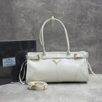 Сумка Prada Baguette White