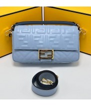 Сумка Fendi Baguette Sky с узором FF